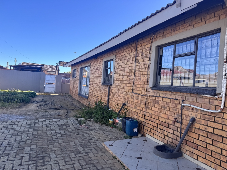 3 Bedroom Property for Sale in Kanana North West